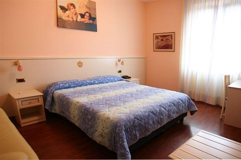 Hotel I Duchi Camerino Eksteriør bilde