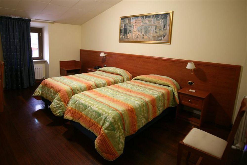 Hotel I Duchi Camerino Eksteriør bilde
