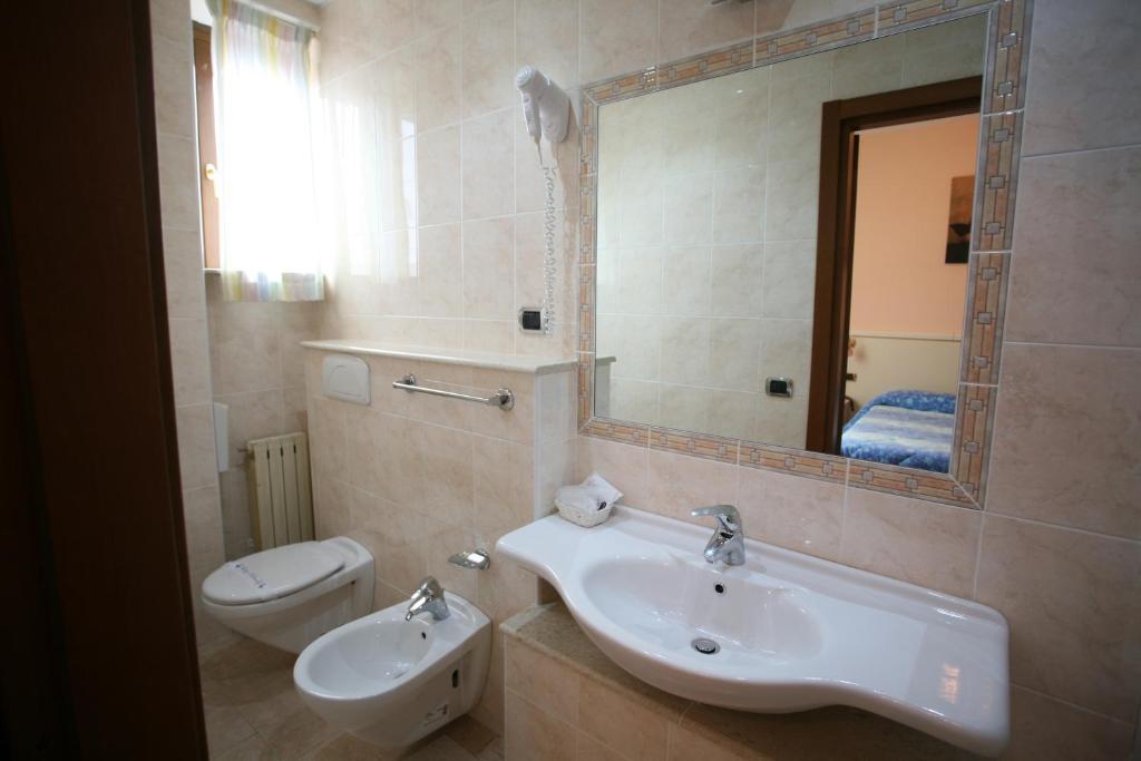 Hotel I Duchi Camerino Rom bilde